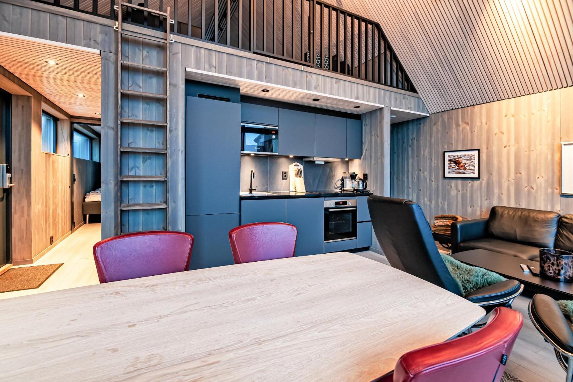 Rorbuleilighet Lysoysundet 1g Apartment Henningsvaer